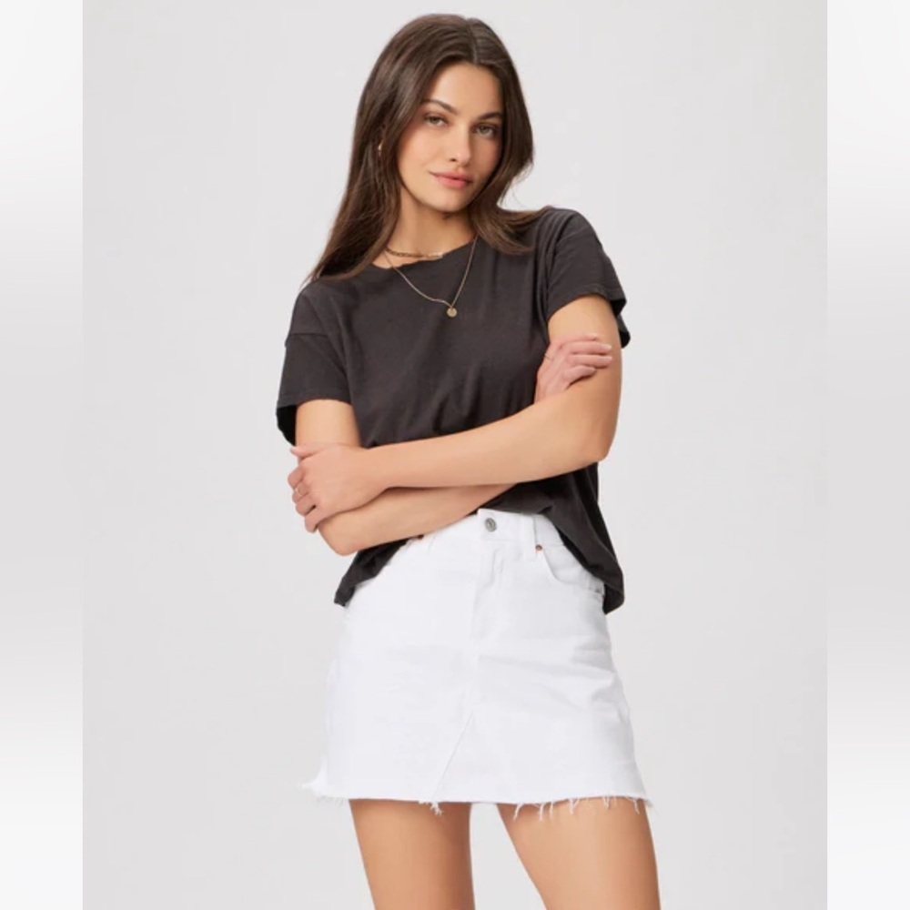 *NWT* PAIGE JESSIE SKIRT W/ RAW HIM – CRISP WHITE